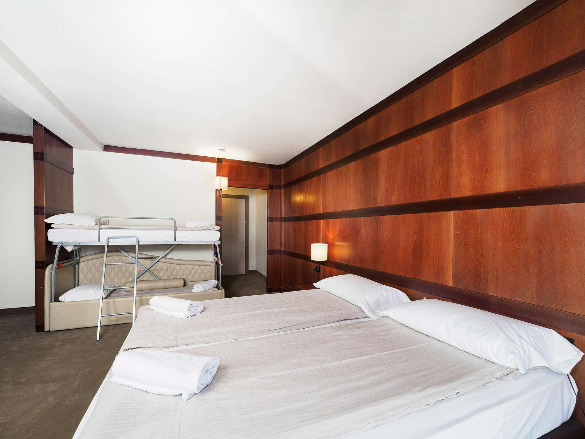 Hotel Piandineve Tonalepas Buitenkant foto