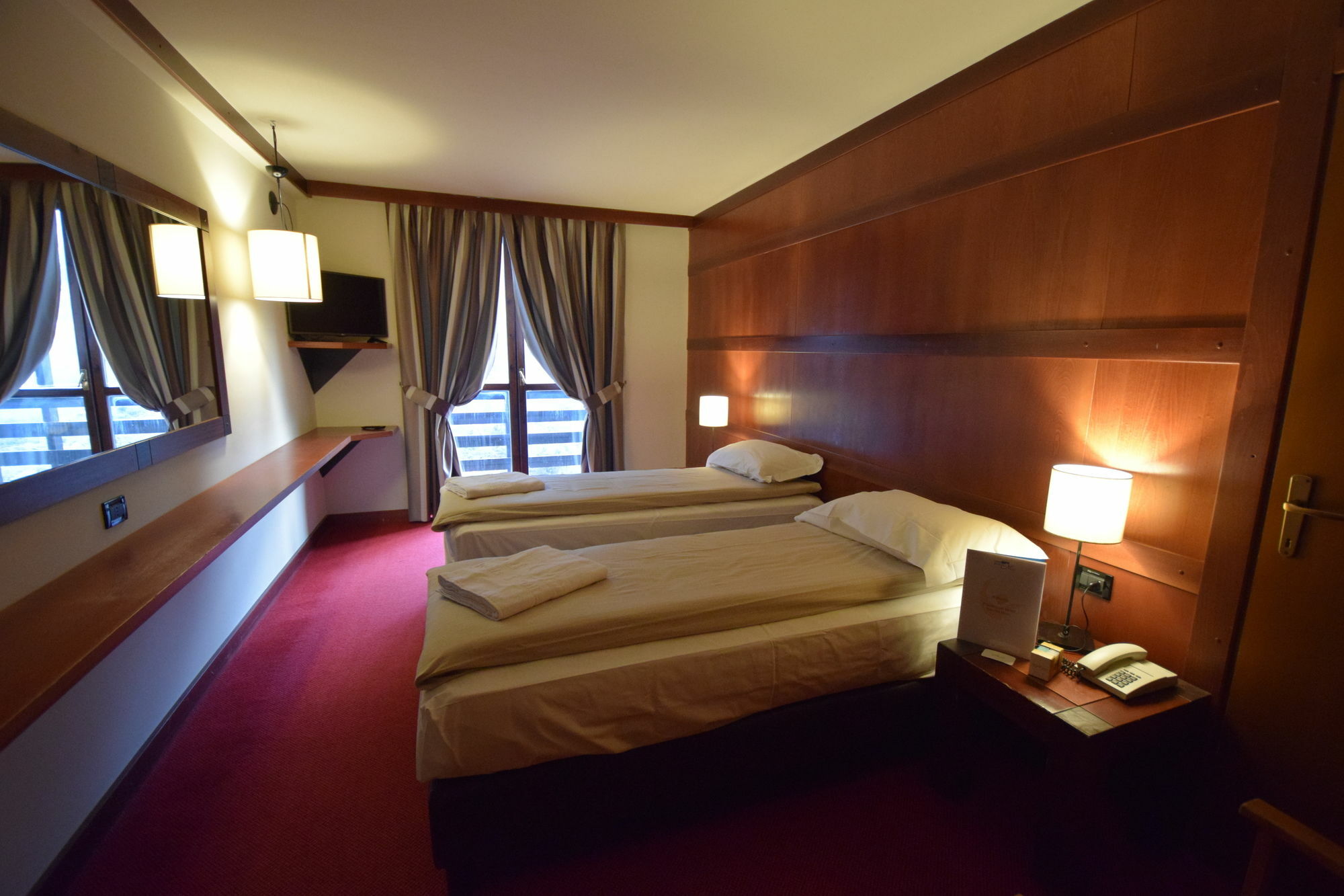 Hotel Piandineve Tonalepas Buitenkant foto